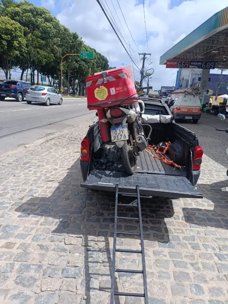Guincho de Moto com Baú de Carga